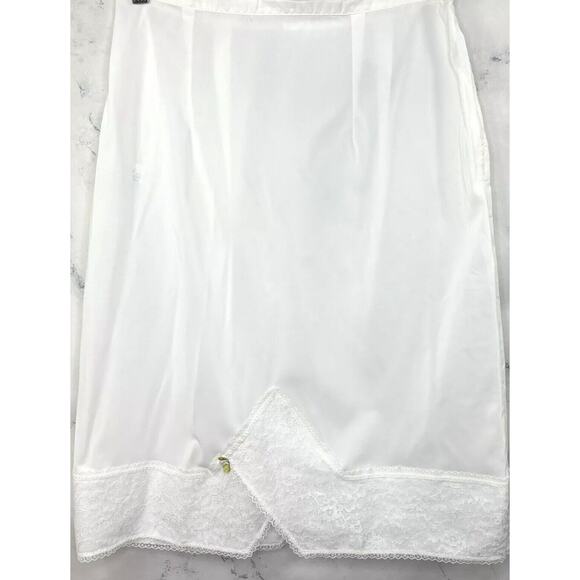 Vintage Half Taffeta Nylon Slip BEVERLY VOGUE White Lace Skirt Saver Sz 26 NWT - Picture 7 of 8